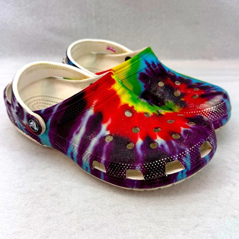 Women’s CROCS Tie Dyed size J6 (women’s 9)